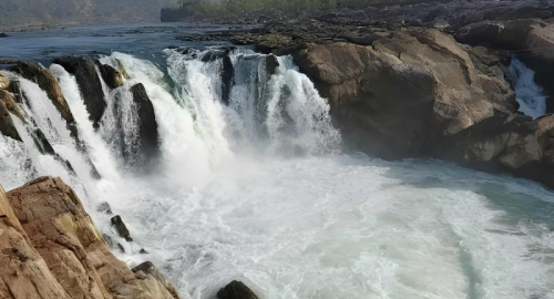 Tragedia sul Fiume a Jabalpur: Il Naufragio Turistico e un Bilancio Sempre Pi� Grave